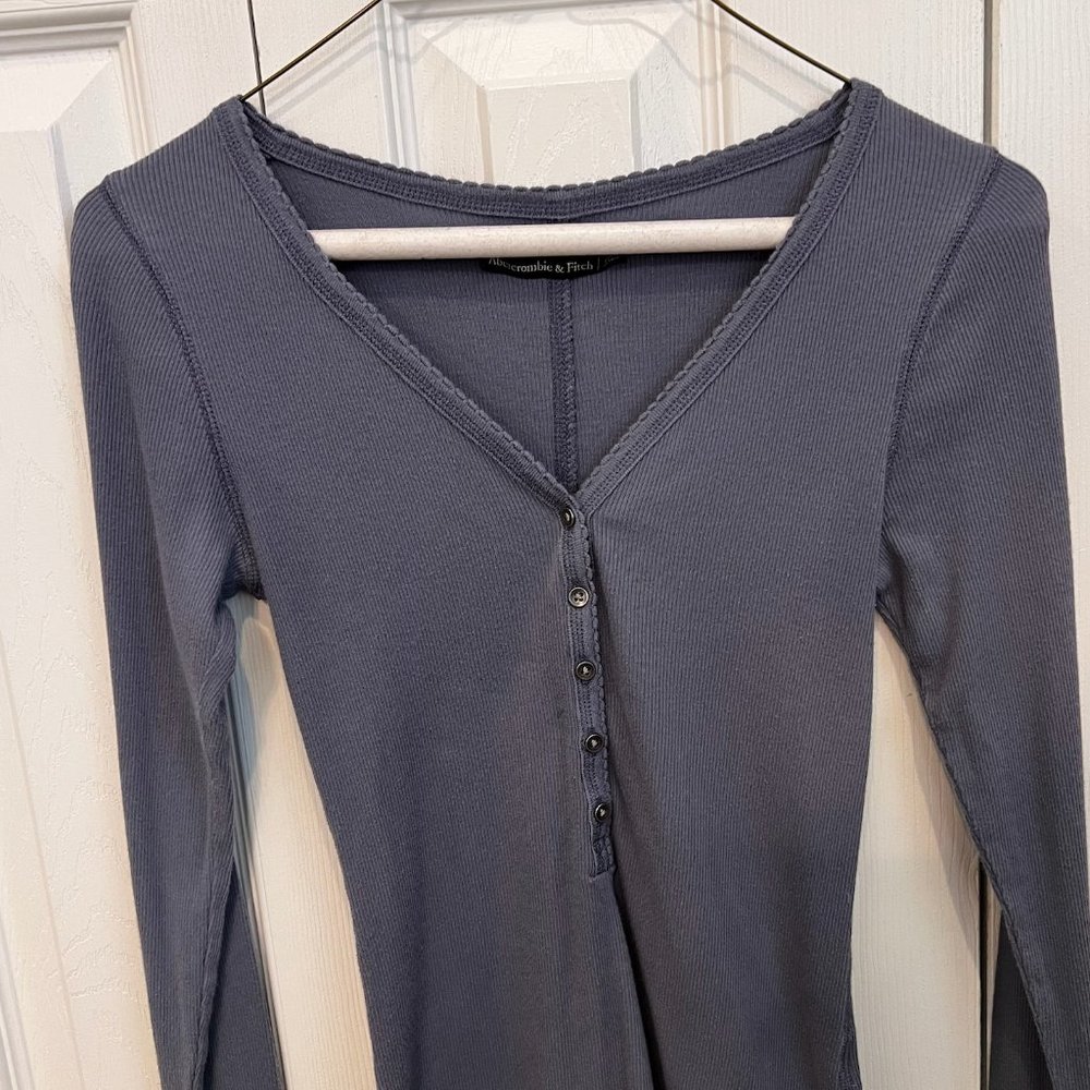 Abercrombie Henley V-neck long sleeve